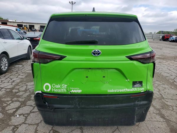 2024 TOYOTA SIENNA