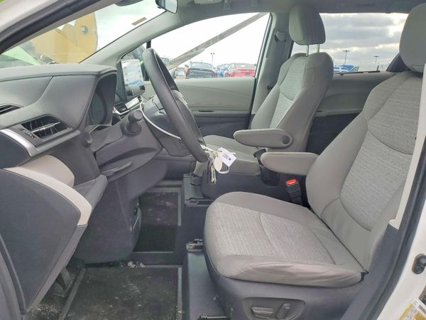 2024 TOYOTA SIENNA