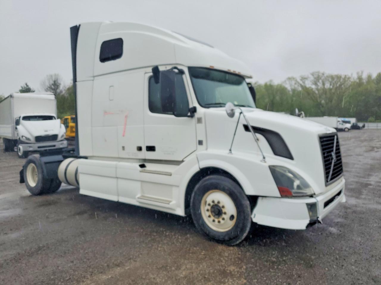 2012 VOLVO VNL