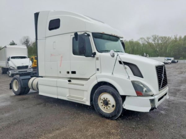2012 VOLVO VNL