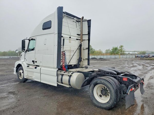2012 VOLVO VNL