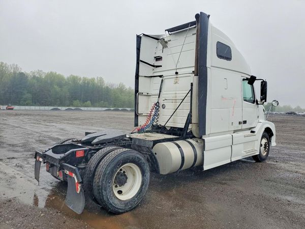 2012 VOLVO VNL