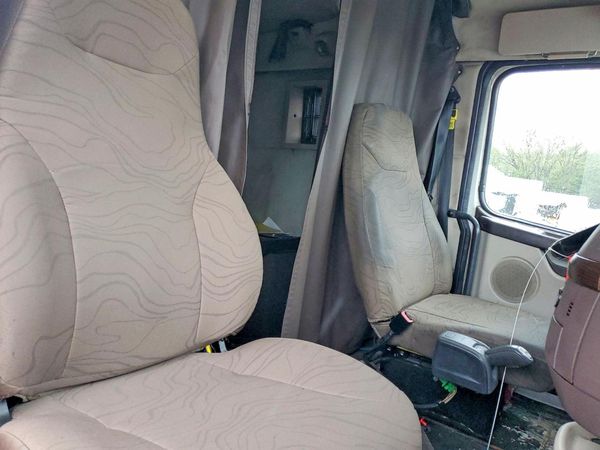 2012 VOLVO VNL
