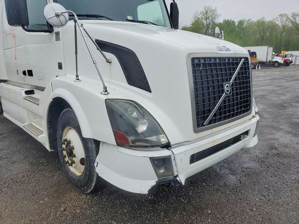 2012 VOLVO VNL