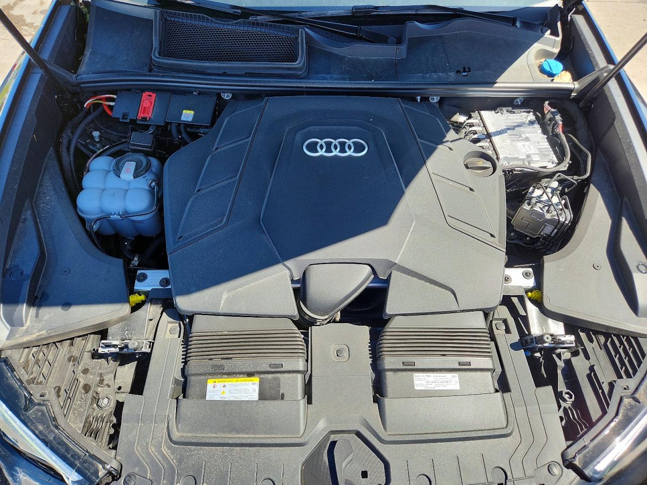 2025 AUDI Q8