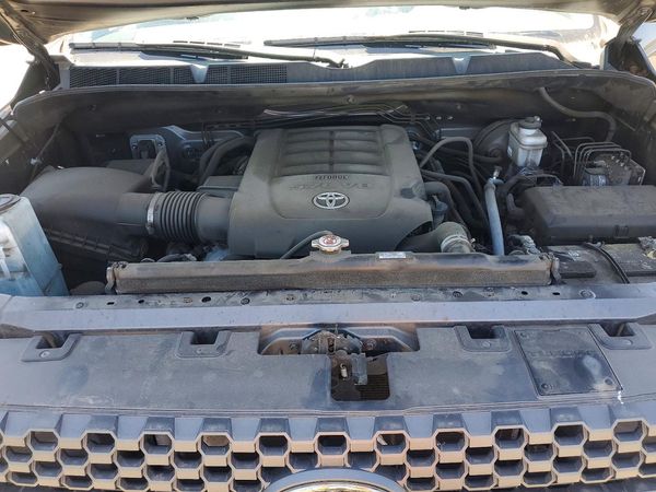 2021 TOYOTA TUNDRA SR5 grade
