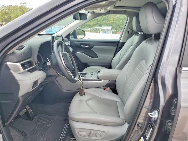 2023 TOYOTA HIGHLANDER