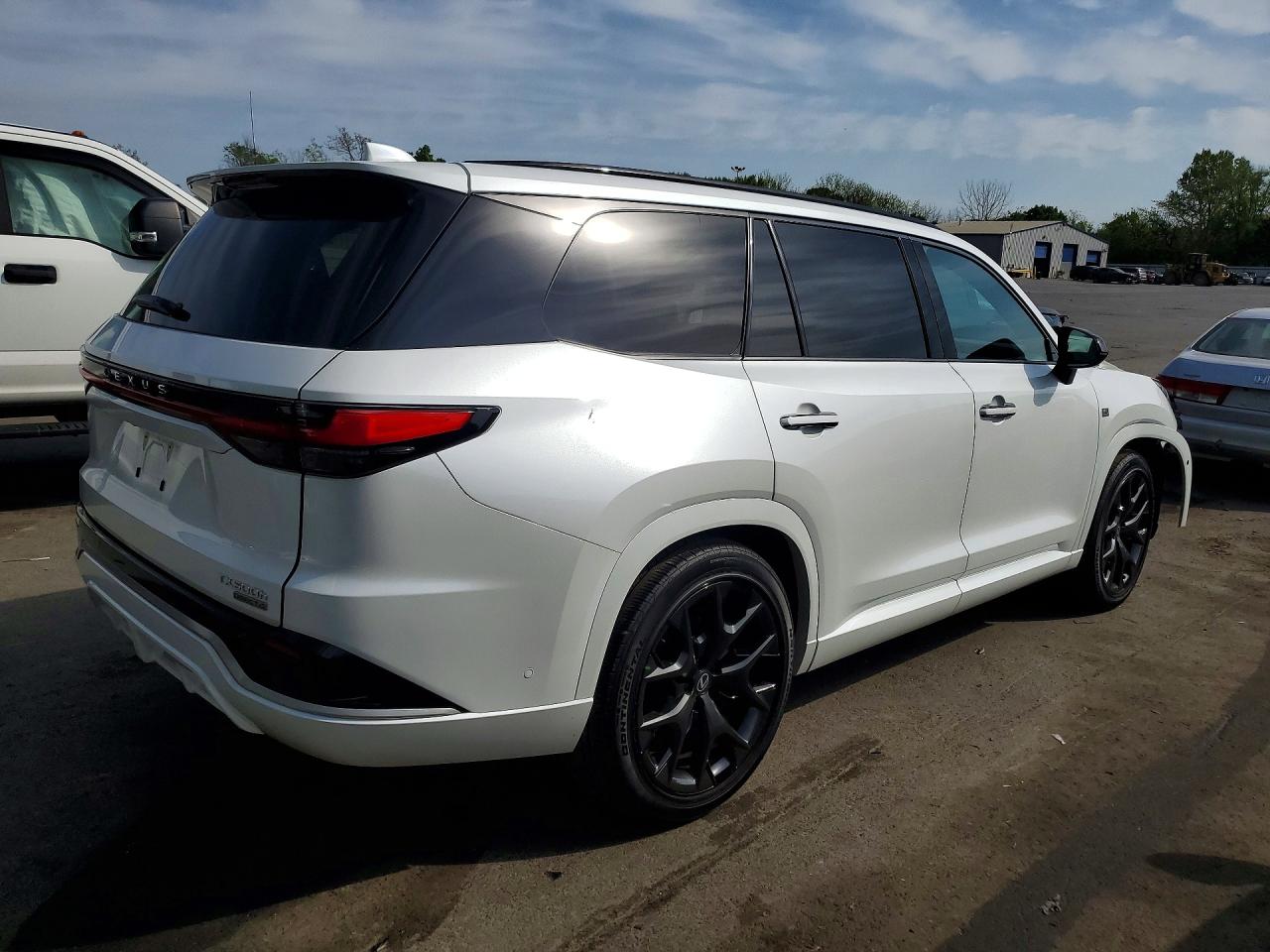 2026 LEXUS TX 500H