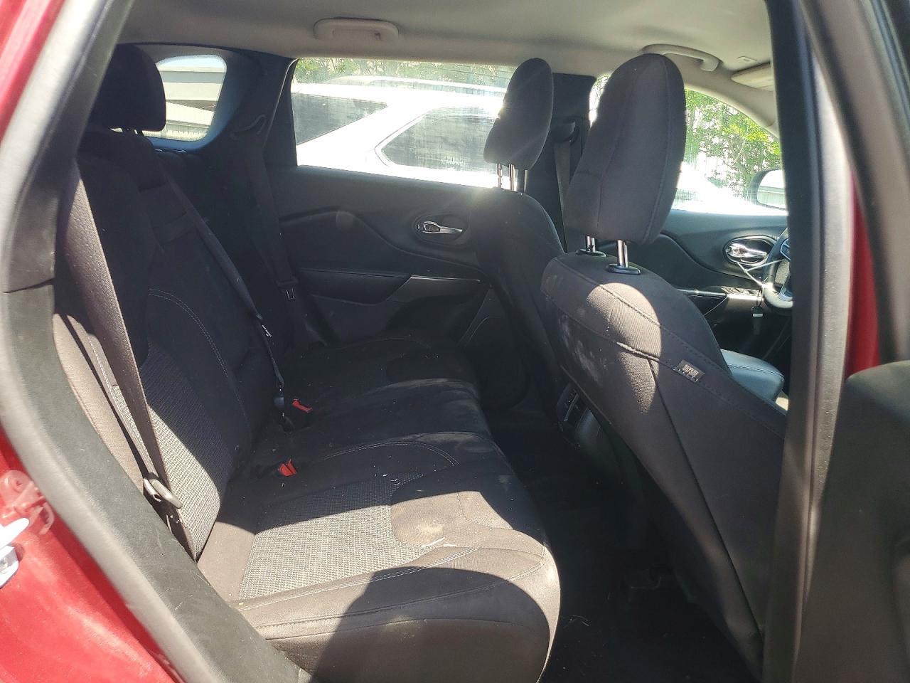 2019 JEEP CHEROKEE LATITUDE FWD