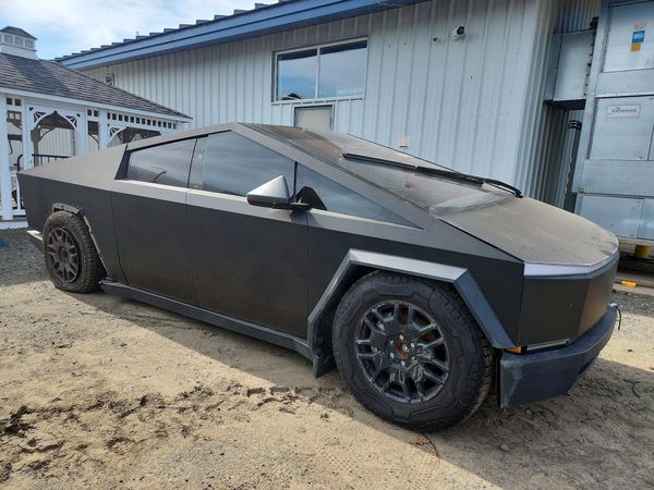 2024 TESLA CYBERTRUCK