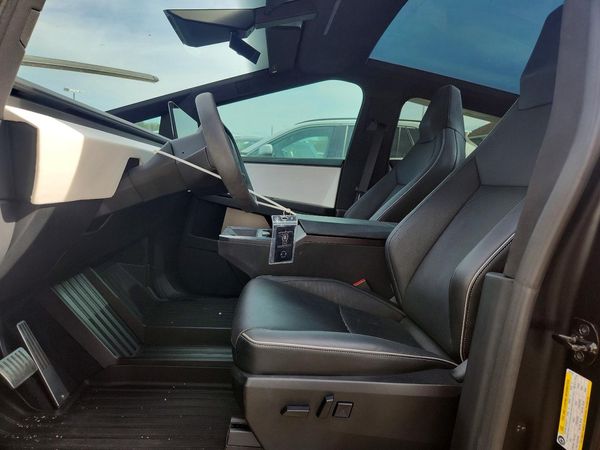 2024 TESLA CYBERTRUCK