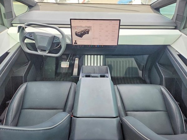 2024 TESLA CYBERTRUCK