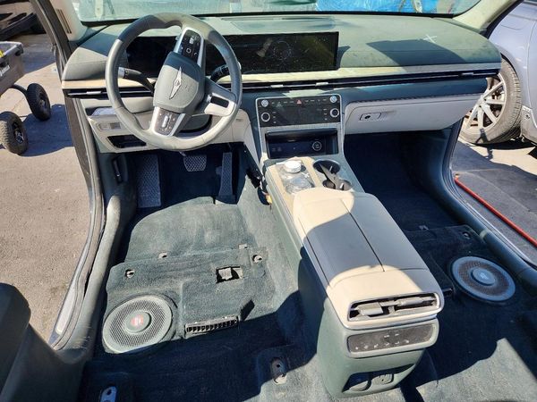 2025 GENESIS GV80 2.5T Prestige — CKPT