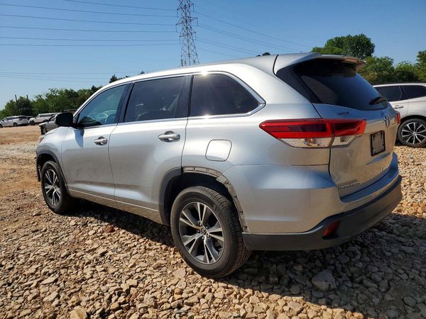 2017 TOYOTA HIGHLANDER LE