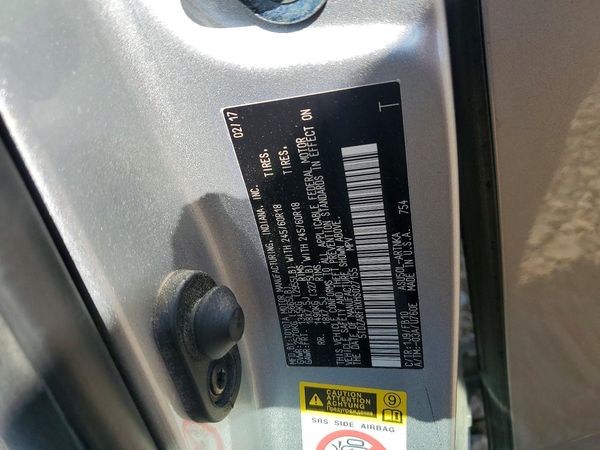 2017 TOYOTA HIGHLANDER LE
