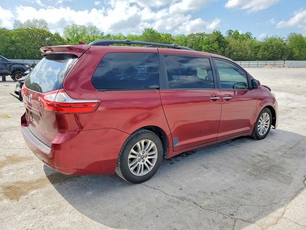 2019 TOYOTA SIENNA