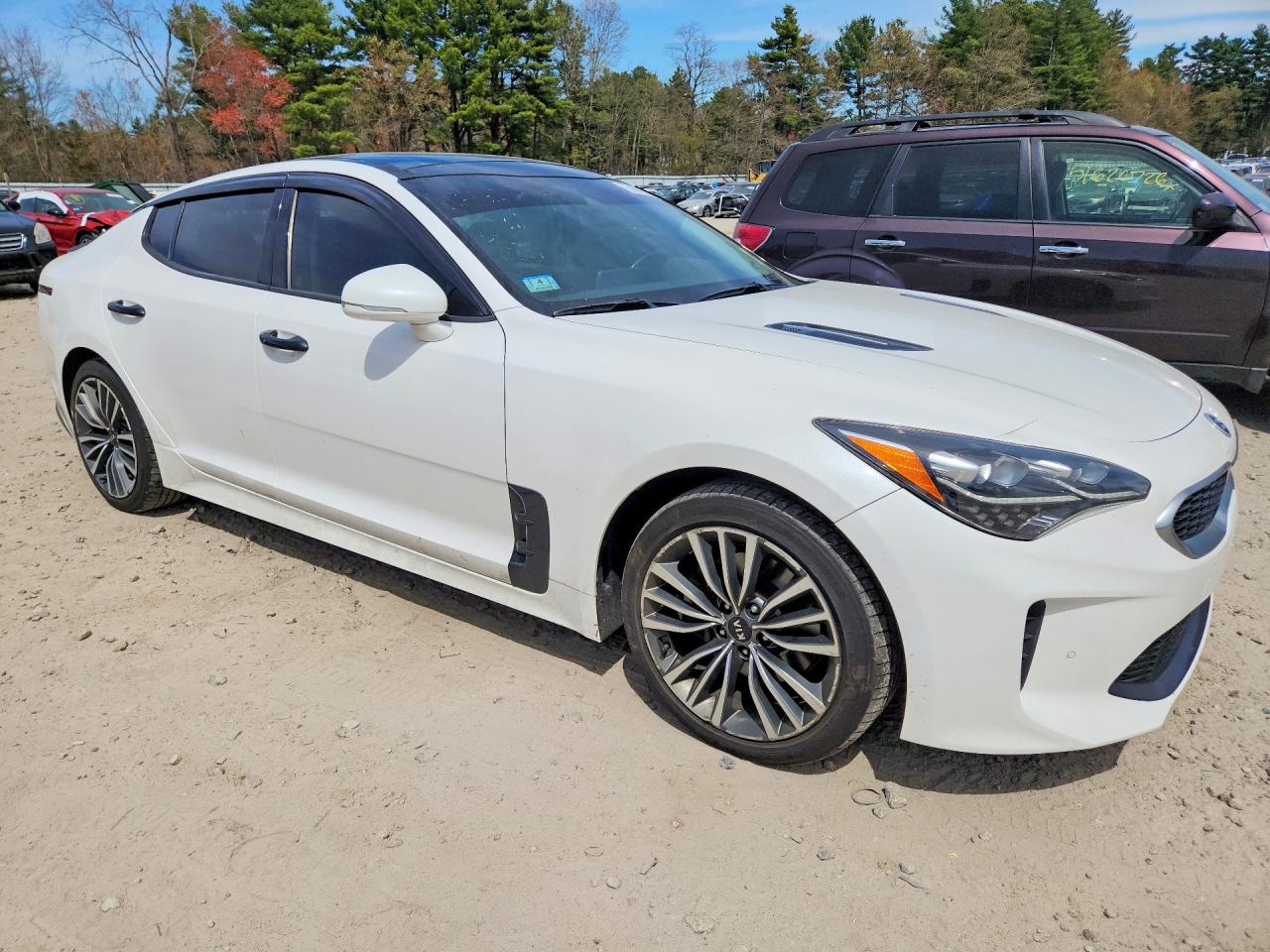 2019 KIA STINGER Premium