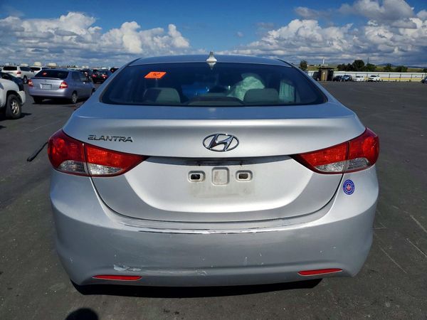 2012 HYUNDAI ELANTRA