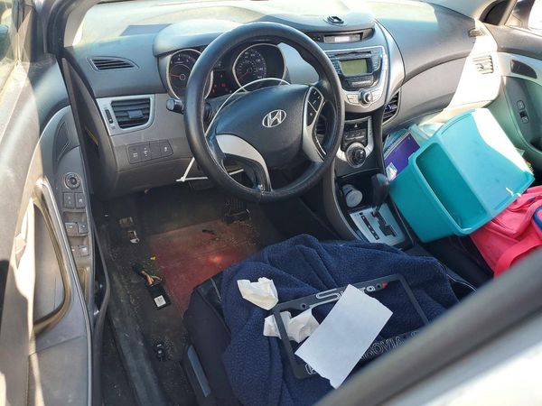 2012 HYUNDAI ELANTRA
