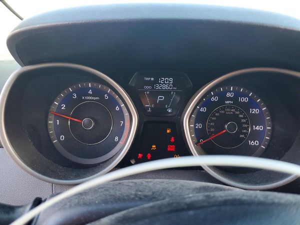 2012 HYUNDAI ELANTRA