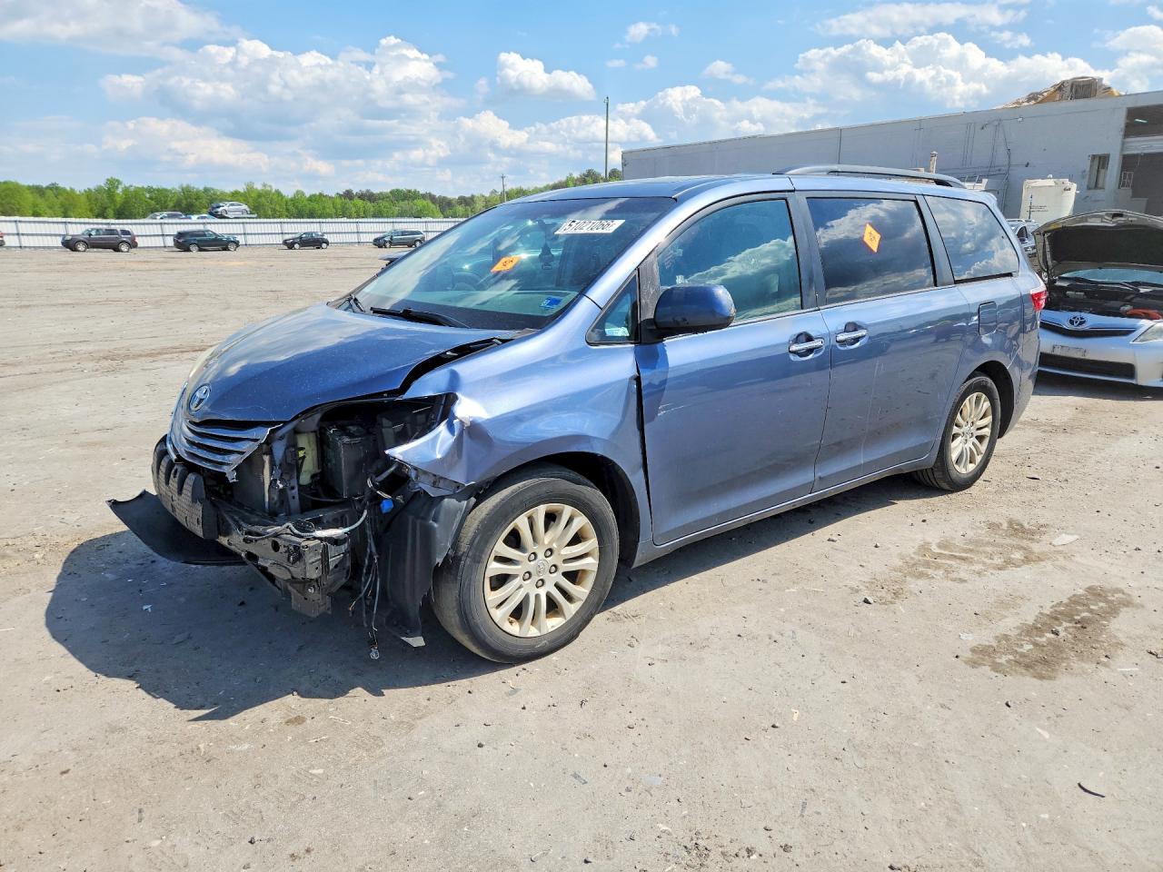 2015 TOYOTA SIENNA