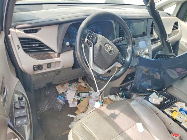 2015 TOYOTA SIENNA
