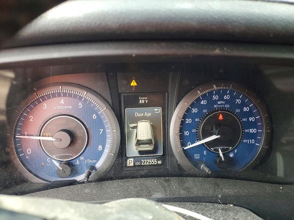 2015 TOYOTA SIENNA