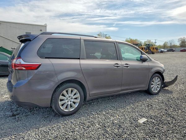2015 TOYOTA SIENNA