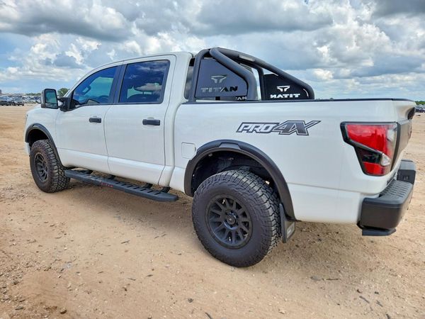 2024 NISSAN TITAN