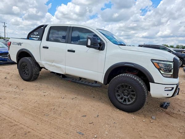 2024 NISSAN TITAN