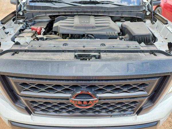 2024 NISSAN TITAN