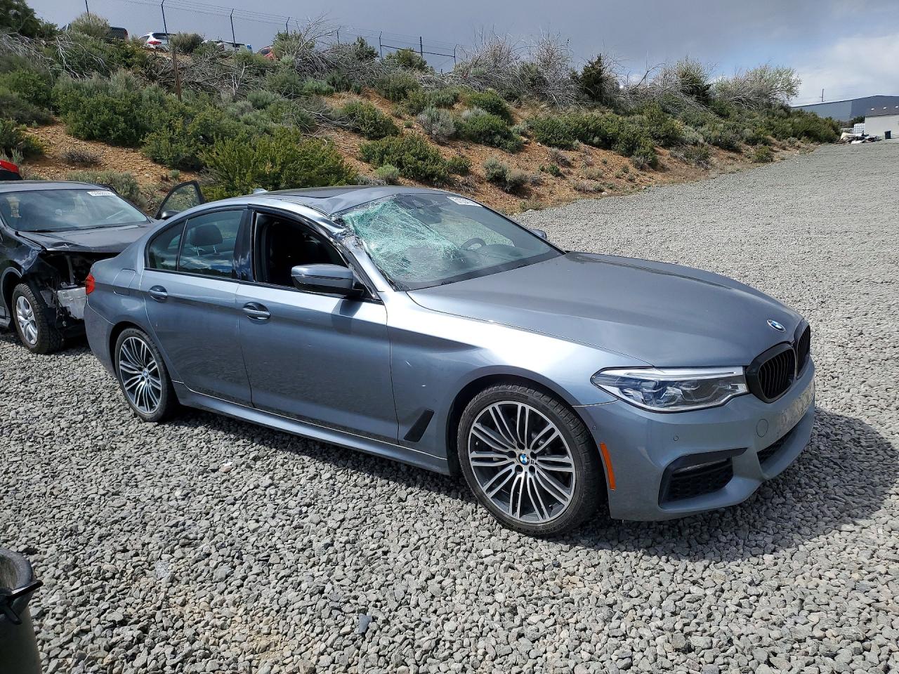 2019 BMW 530