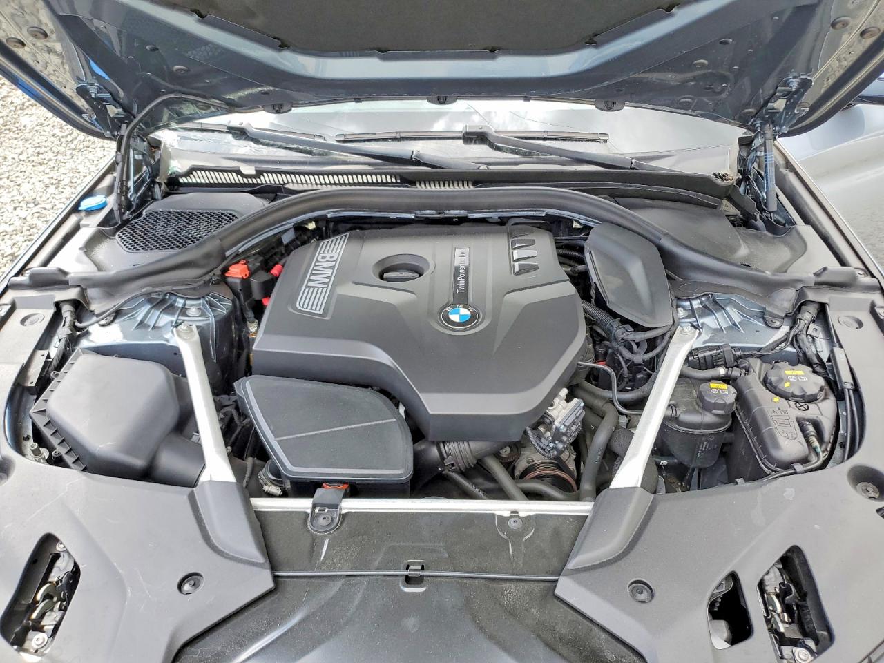 2019 BMW 530