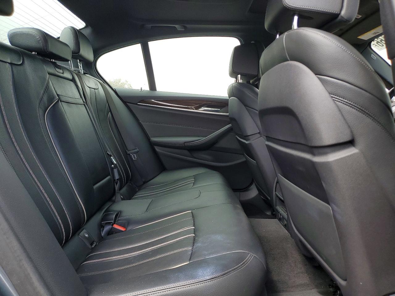 2019 BMW 530