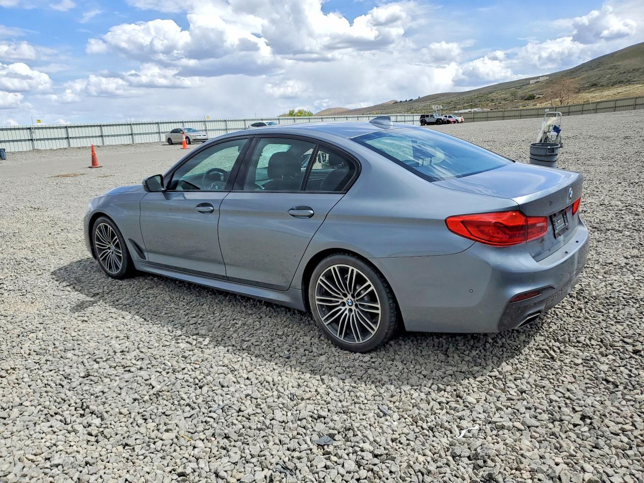 2019 BMW 530
