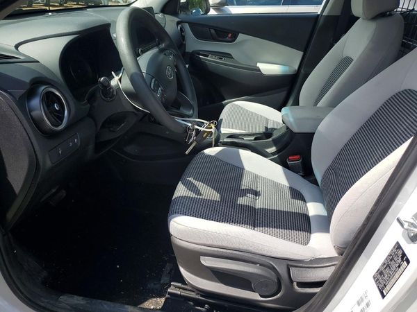 2023 HYUNDAI KONA SE