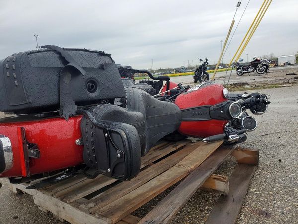 2019 HARLEY-DAVIDSON FLHCS
