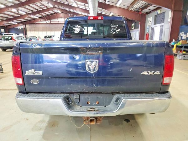 2013 RAM 1500 SLT QUAD CAB 4X4