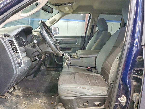 2013 RAM 1500 SLT QUAD CAB 4X4