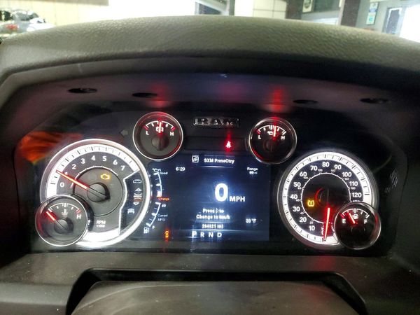 2013 RAM 1500 SLT QUAD CAB 4X4