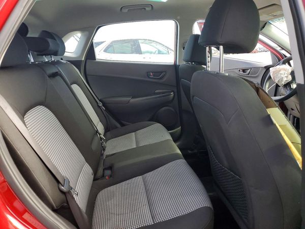 2021 HYUNDAI KONA SE