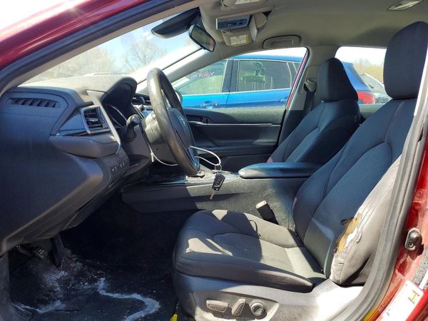 2020 TOYOTA CAMRY LE — DENT
