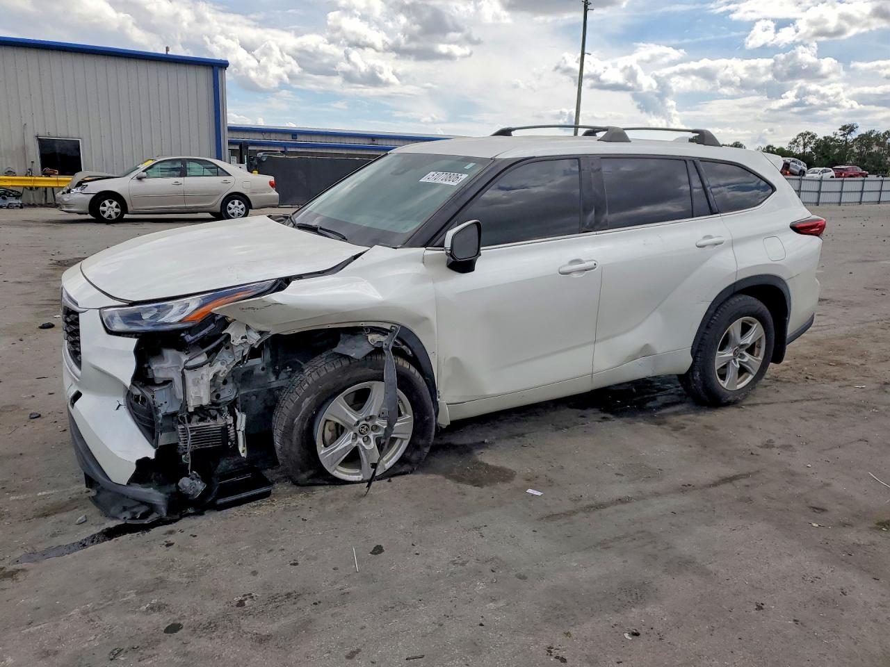2020 TOYOTA HIGHLANDER LE