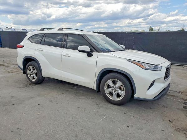 2020 TOYOTA HIGHLANDER LE