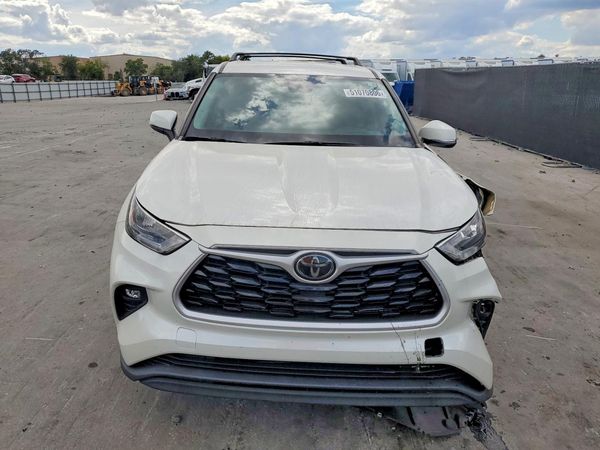 2020 TOYOTA HIGHLANDER LE