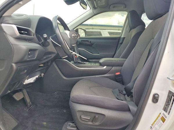 2020 TOYOTA HIGHLANDER LE
