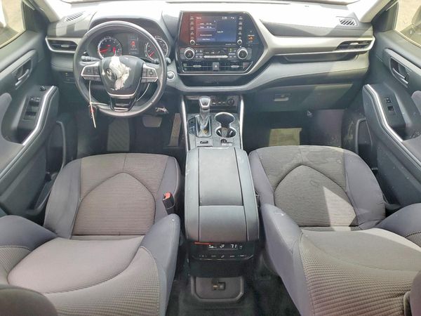 2020 TOYOTA HIGHLANDER LE