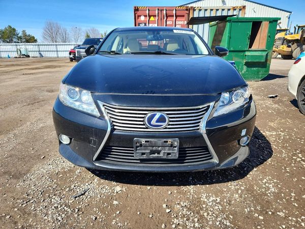 2015 LEXUS ES 300h