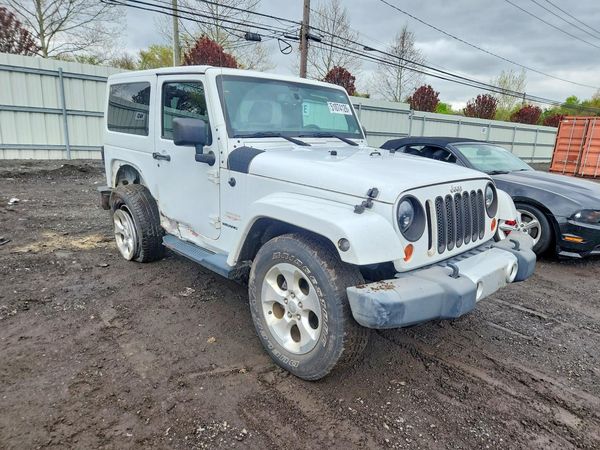 2013 JEEP WRANGLER Sahara — Passenger 3/4