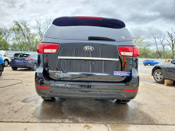2016 KIA SEDONA